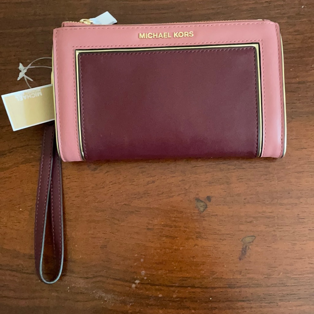 New Michael Kors Cell Phone Wallet Wristlet